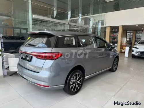 BYD M6 2026 photo 2