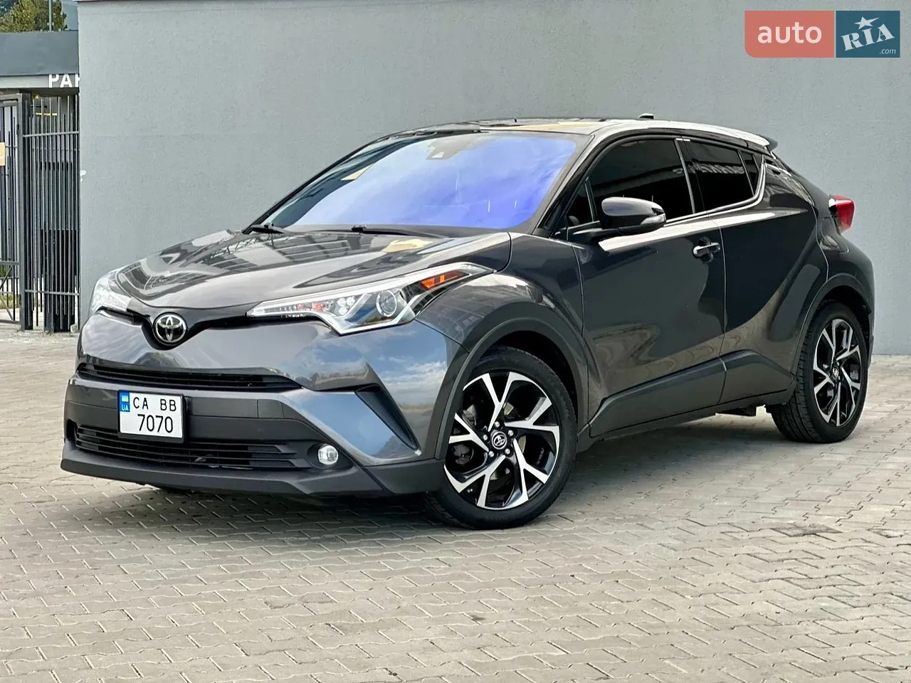 Toyota C-Hr 2018 photo 3