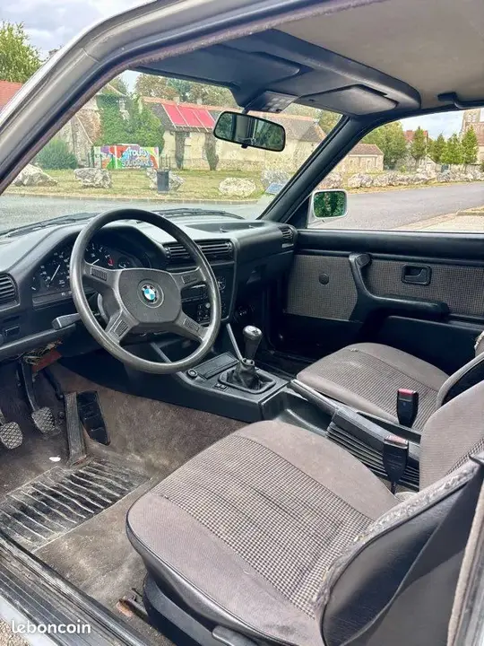 BMW 3 Series 1986 photo 3