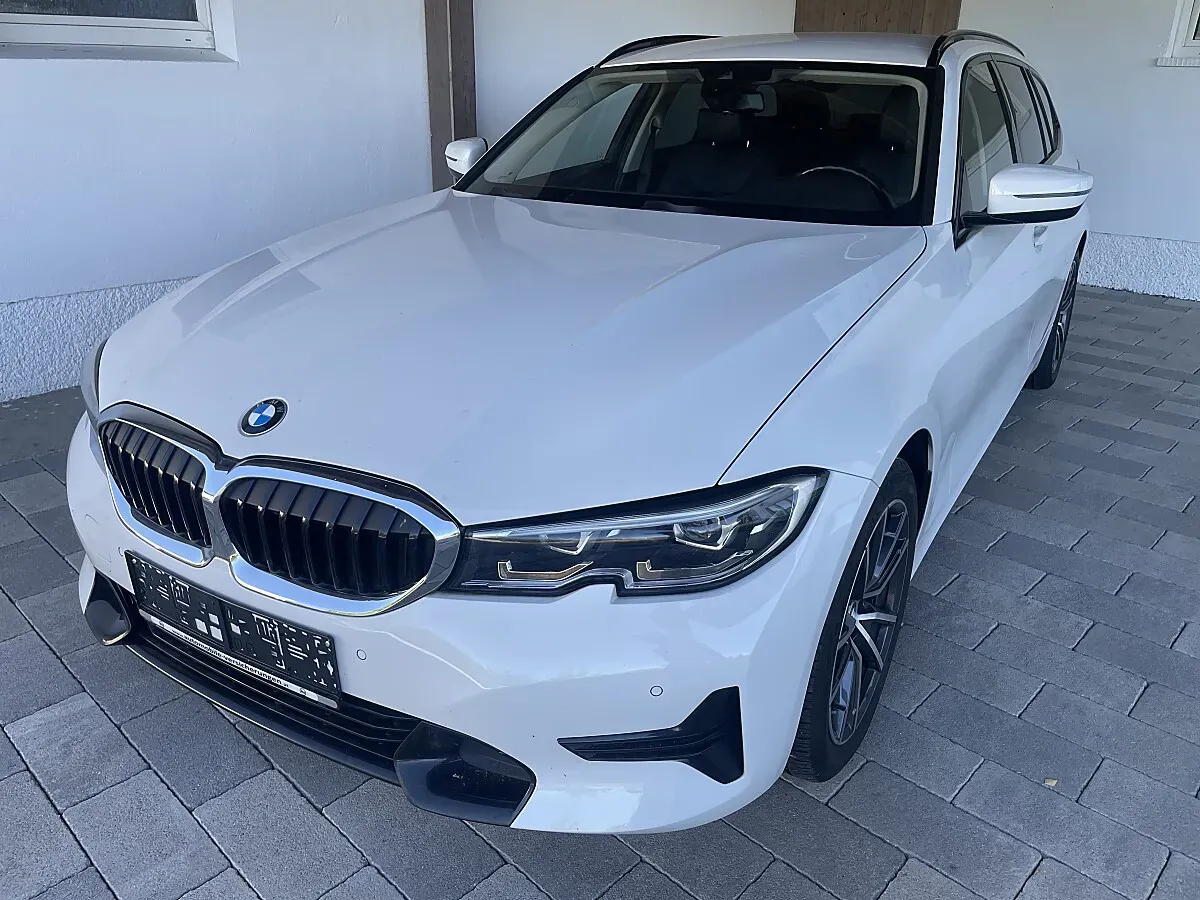 BMW 3 Series 2021 photo 2
