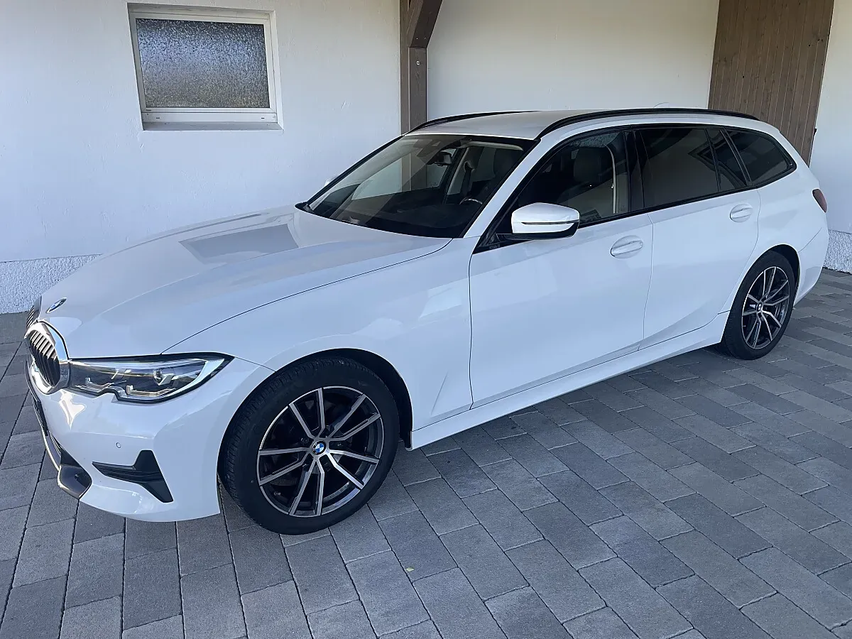 BMW 3 Series 2021 photo 3