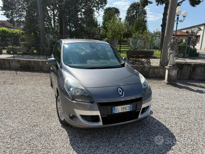 Renault Scenic 2012 photo 5