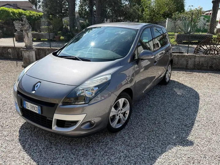 Renault Scenic 2012 photo 3