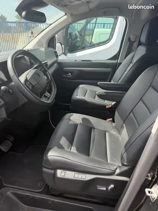 Peugeot Traveller 2024 photo 4