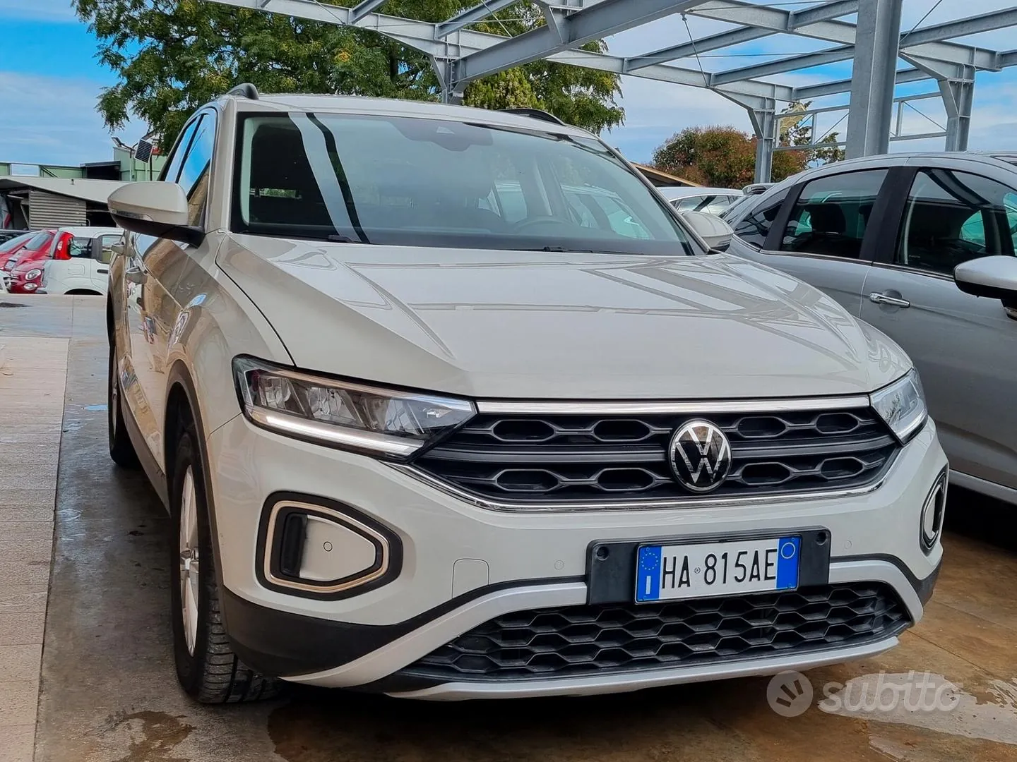 Volkswagen T-Roc 2023 photo 2