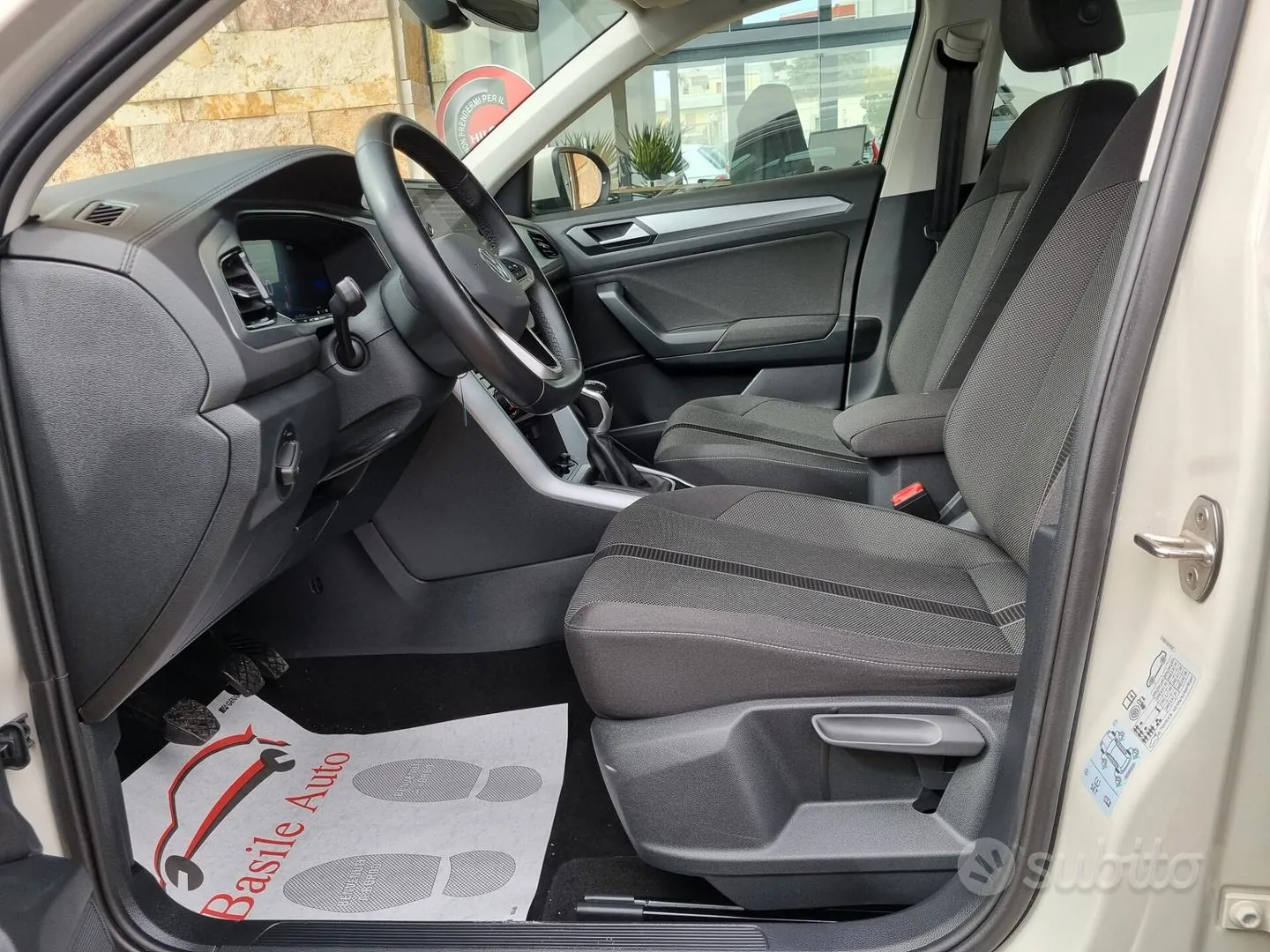 Volkswagen T-Roc 2023 photo 5