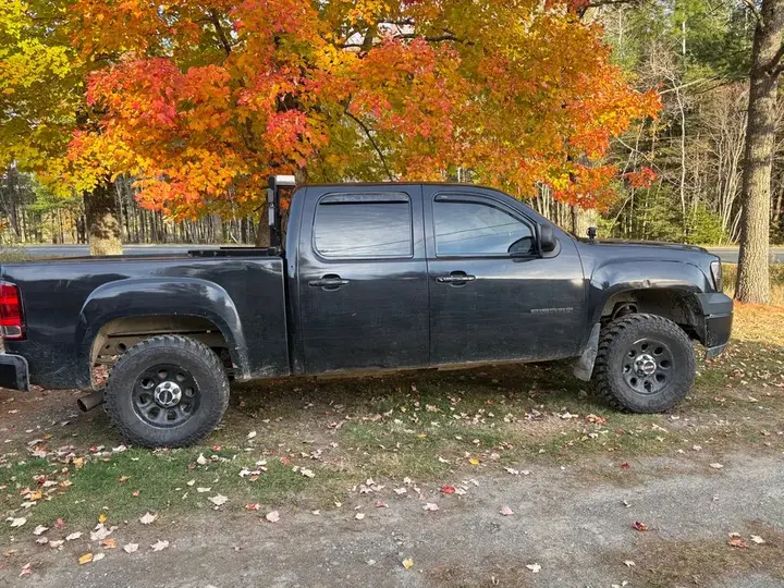 GMC Sierra 1500 2011 photo 2