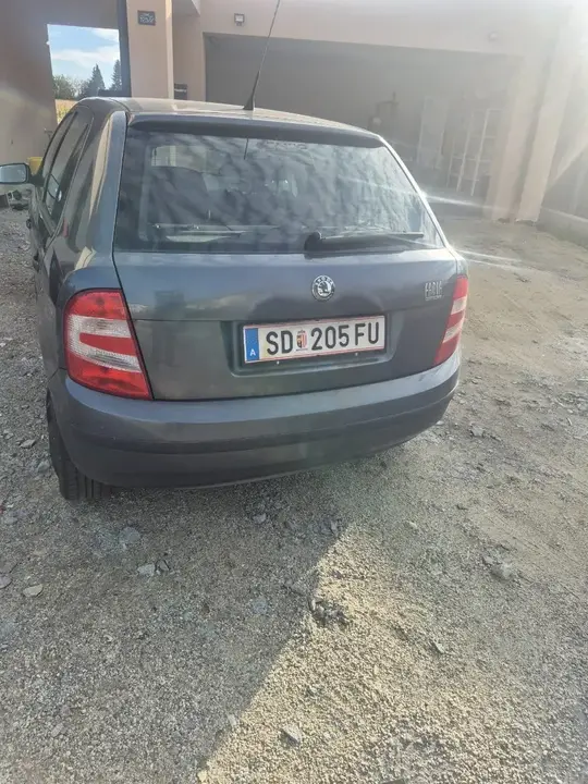Skoda Fabia 2005 photo 2