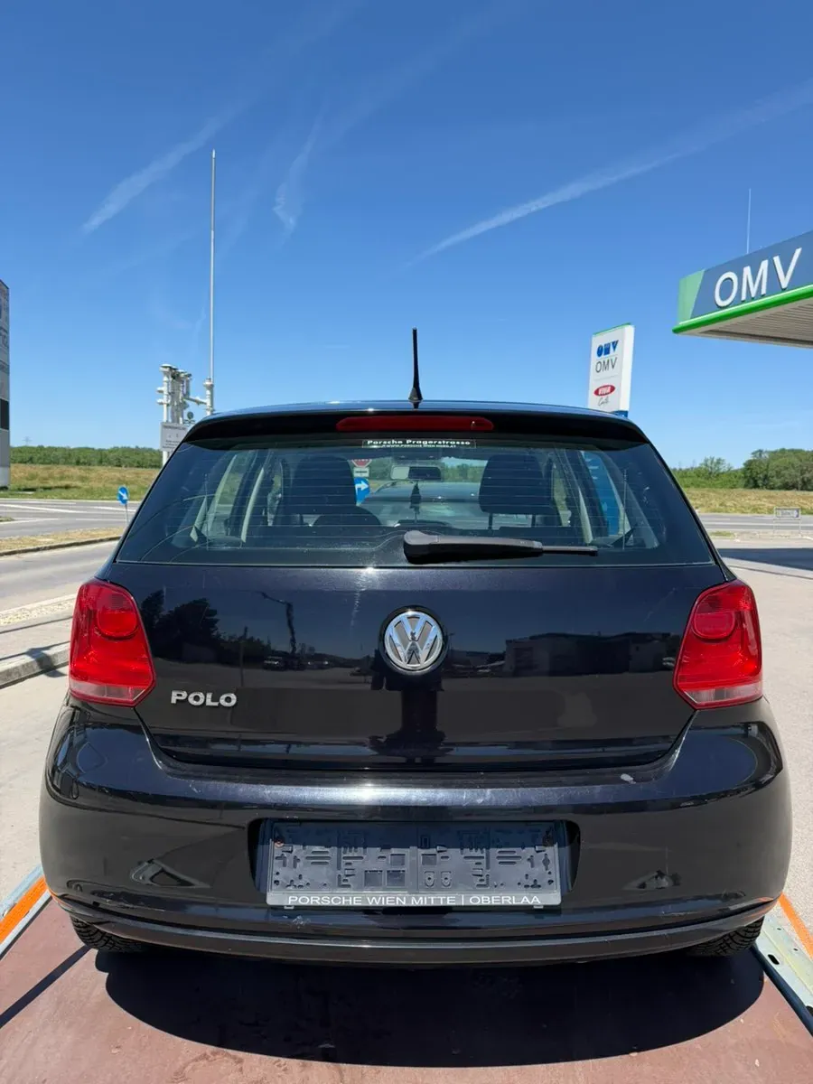 Volkswagen Polo 2010 photo 2