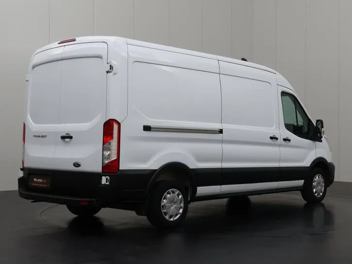 Ford Transit 2023 photo 2
