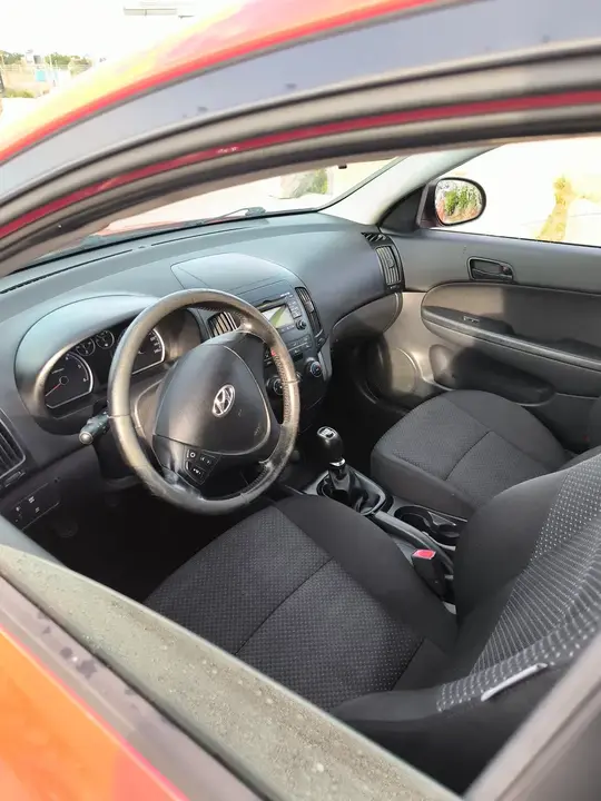Hyundai I30 Cw 2010 photo 2