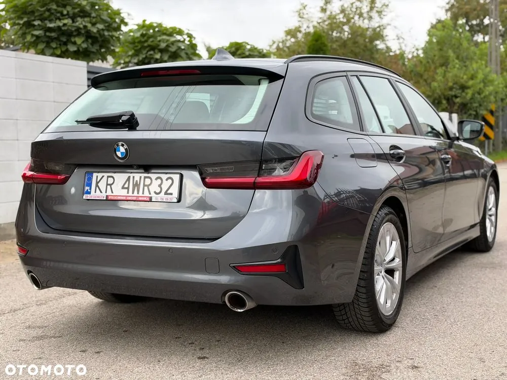 BMW 3 Series 2021 photo 4