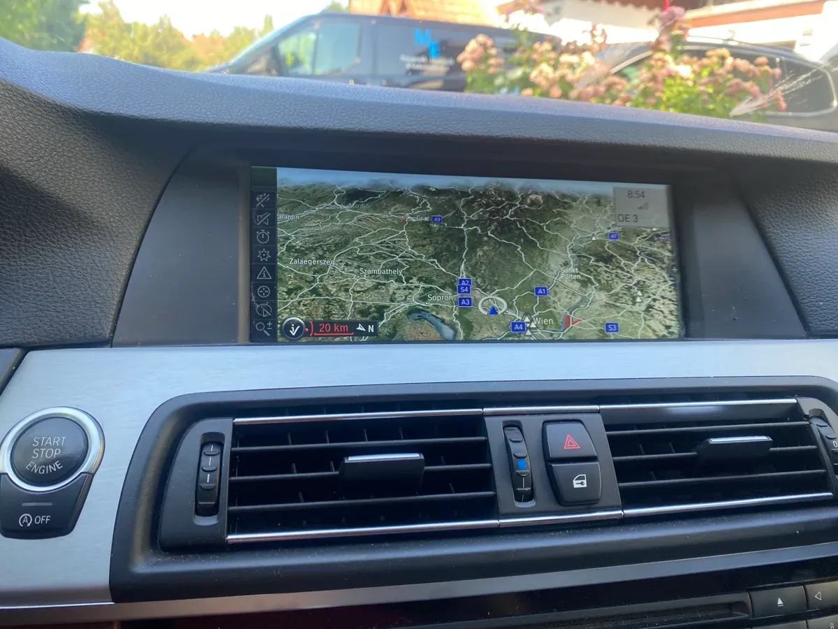 BMW 5 Series 2012 photo 3
