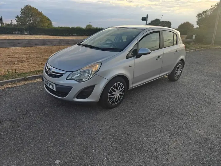 Vauxhall Corsa 2012 photo 3