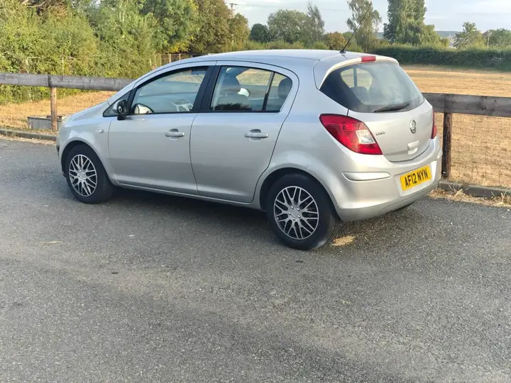 Vauxhall Corsa 2012 photo 4