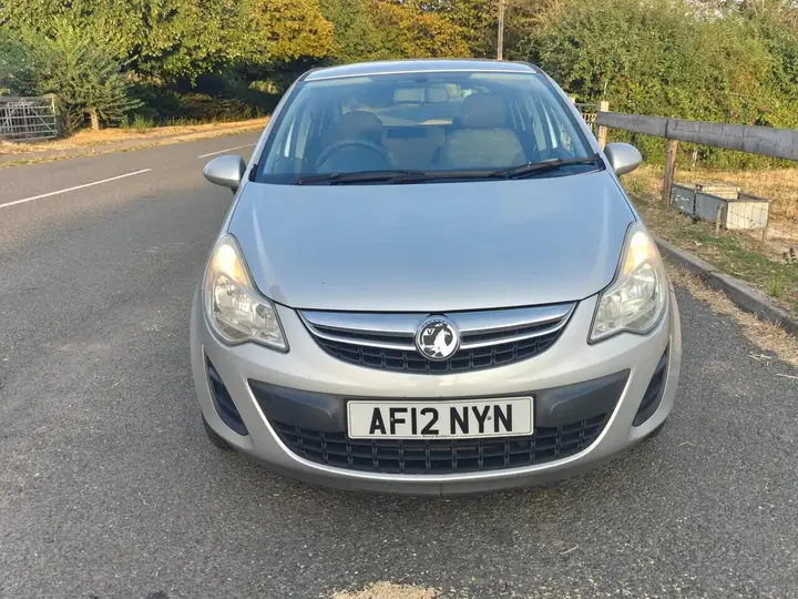 Vauxhall Corsa 2012 photo 2