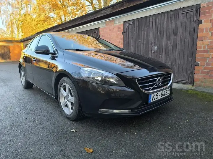 Volvo V40
