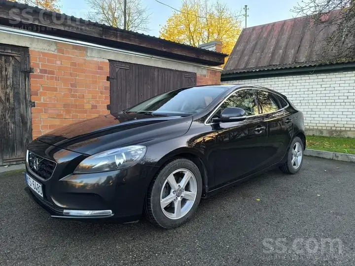 Volvo V40 2012 photo 2