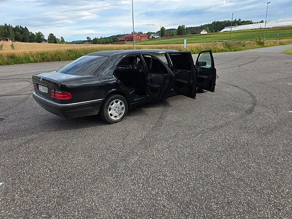 Mercedes-Benz 210 1999 photo 5