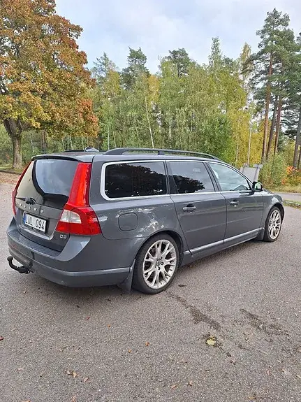 Volvo V70 2012 photo 3