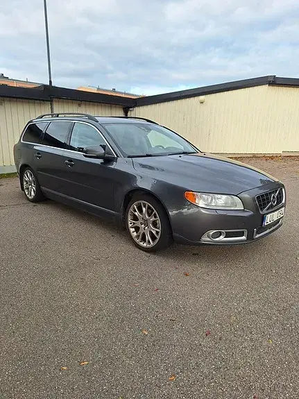 Volvo V70 2012 photo 4