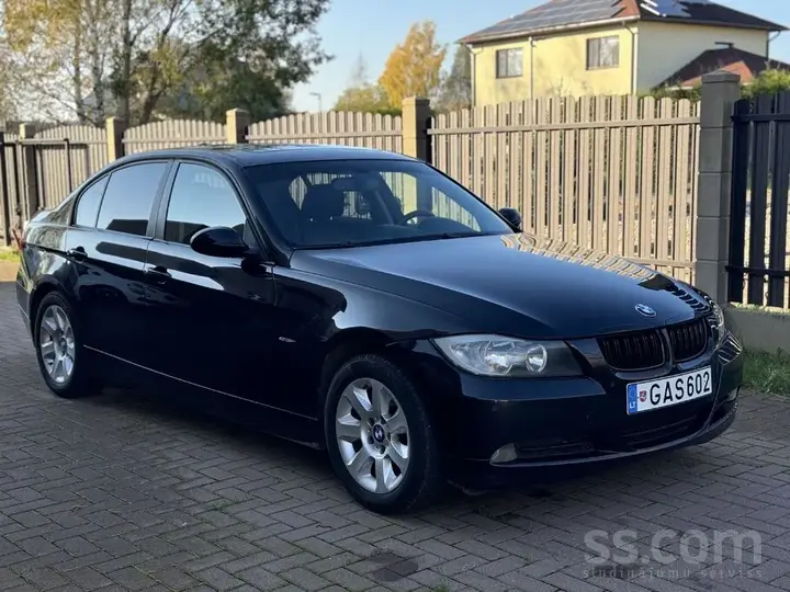 BMW 320I 2005 photo 2