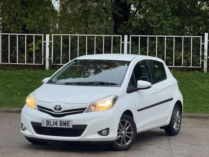 Toyota Yaris 2014 photo 4