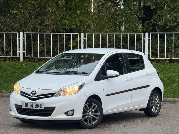 Toyota Yaris 2014 photo 3
