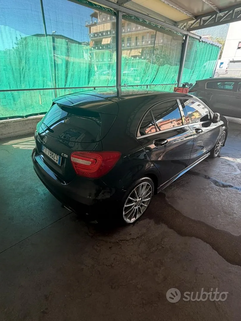 Mercedes-Benz A180 2014 photo 2