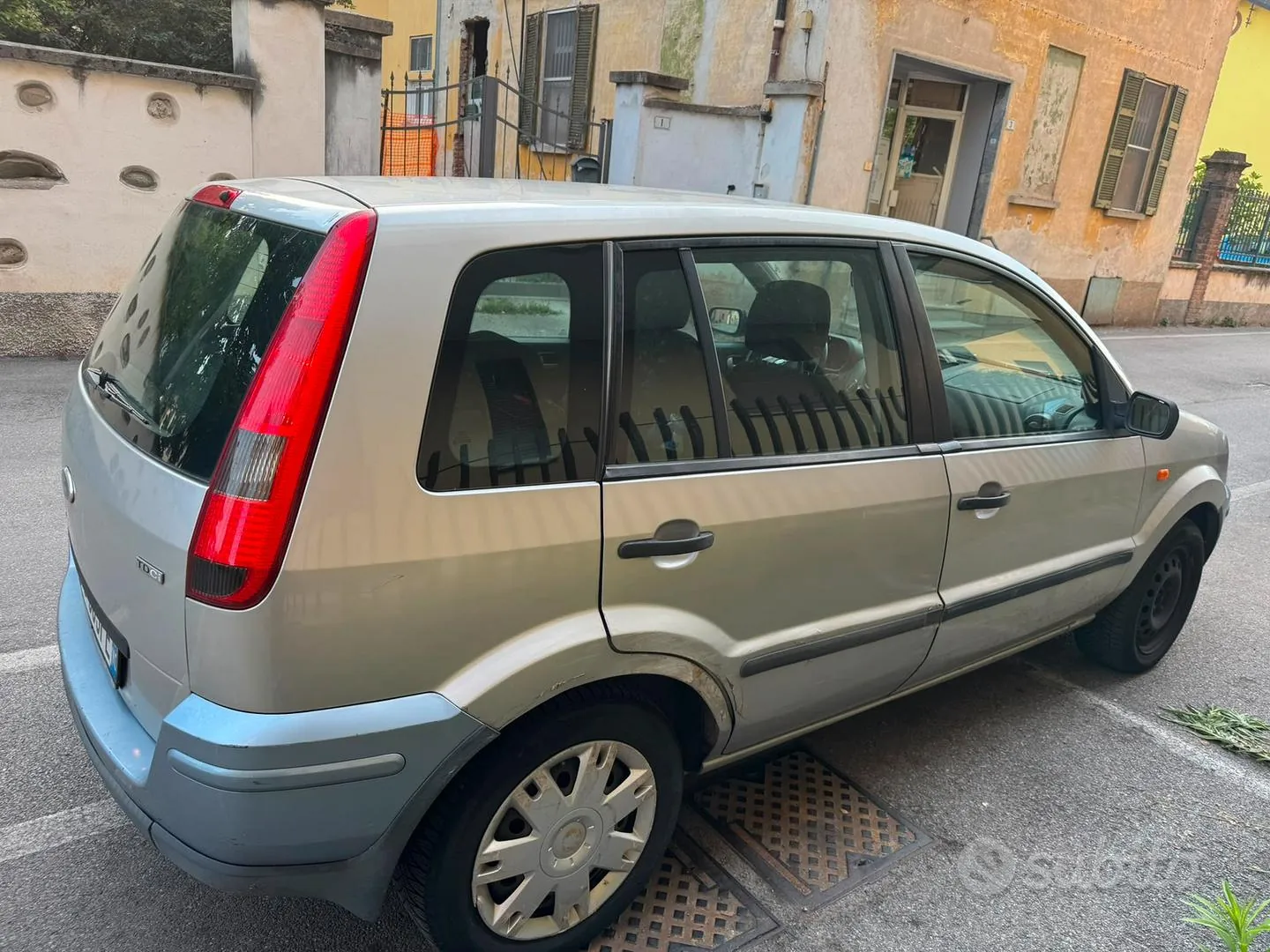 Ford Fusion 2004 photo 4