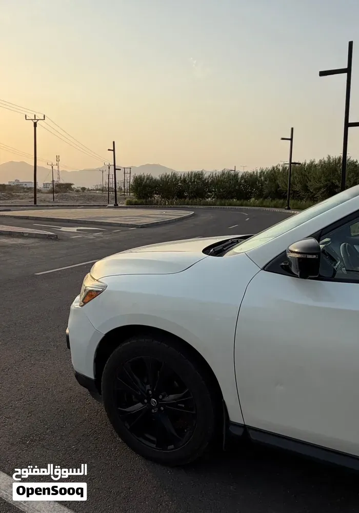 Nissan Pathfinder 2018 photo 2