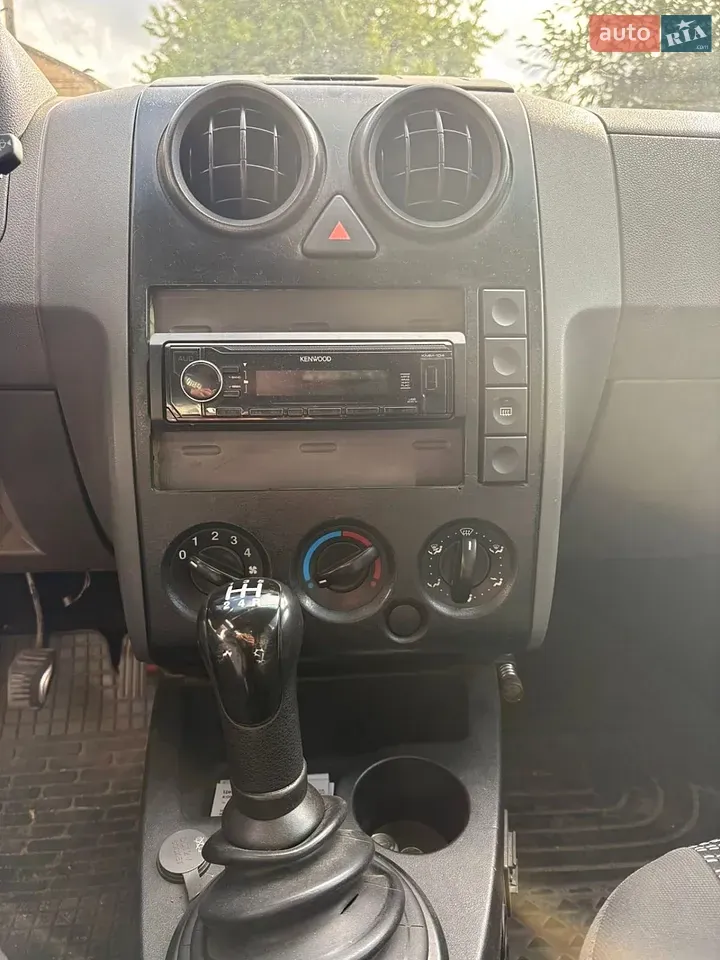 Ford Fusion 2004 photo 3