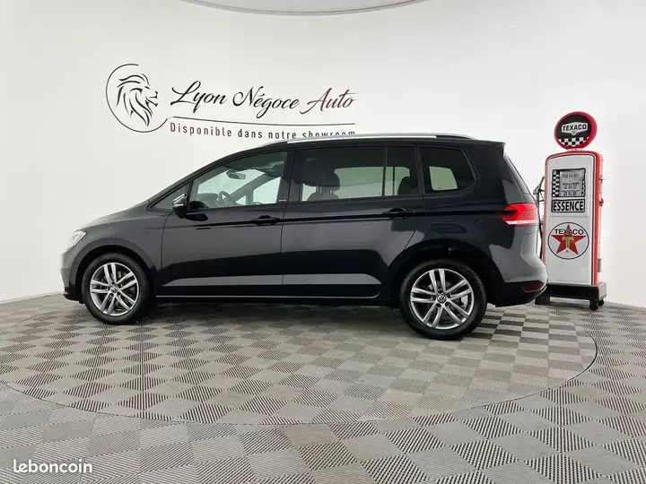 Volkswagen Touran 2023 photo 4