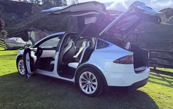 Tesla Model X 2018 photo 4