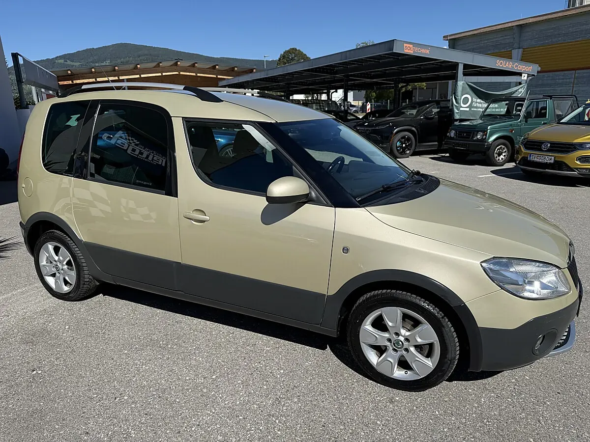 Skoda Roomster 2010 photo 2