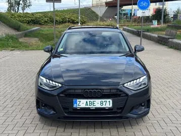 Audi A4 2022 photo 2