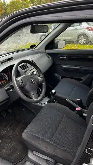 Suzuki Swift 2007 photo 5