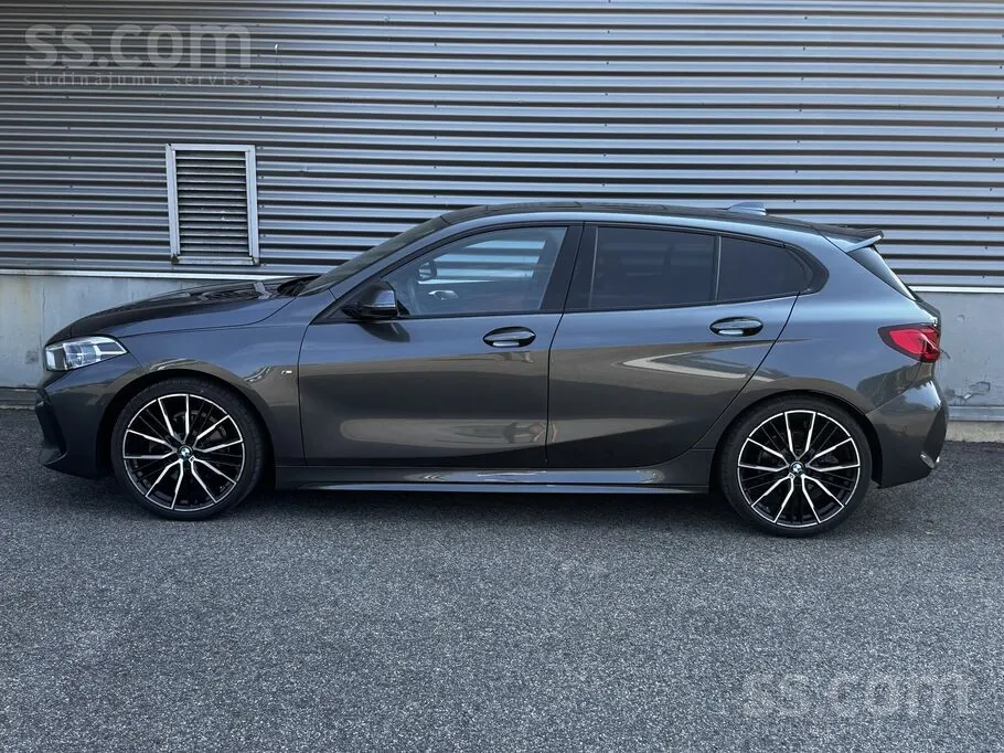 BMW 1 Series 2020 photo 2