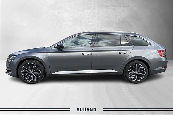 Skoda Superb 2023 photo 2