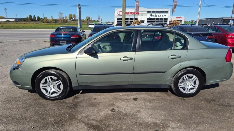 Chevrolet Malibu 2005 photo 2