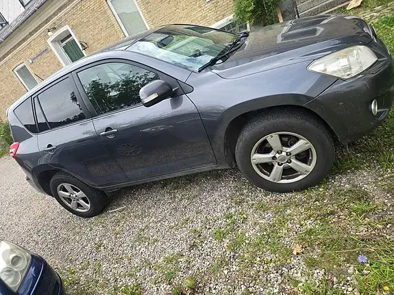 Toyota Rav4 2009 photo 2