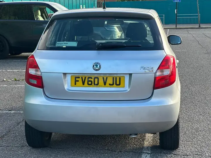 Skoda Fabia 2010 photo 5