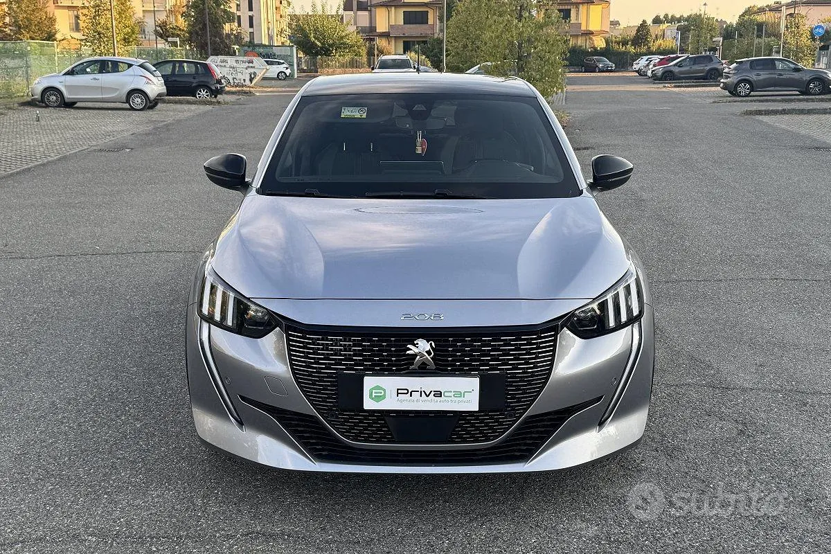 Peugeot 208 2020 photo 3
