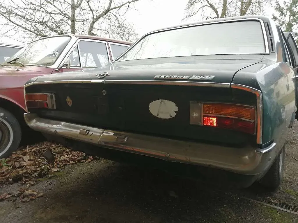 Opel Rekord 1970 photo 2