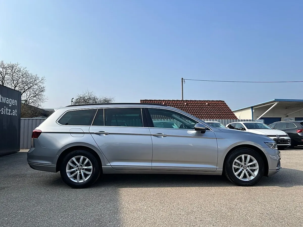 Volkswagen Passat 2022 photo 2