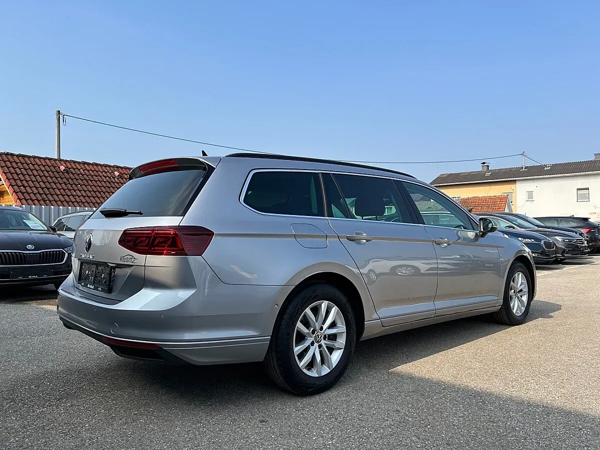 Volkswagen Passat 2022 photo 3