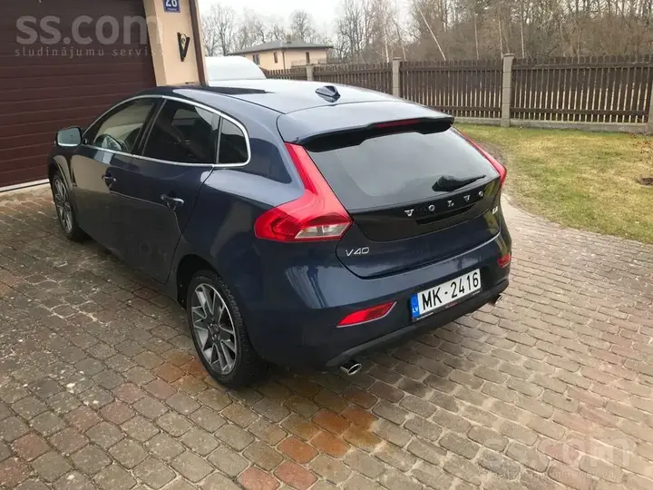 Volvo V40