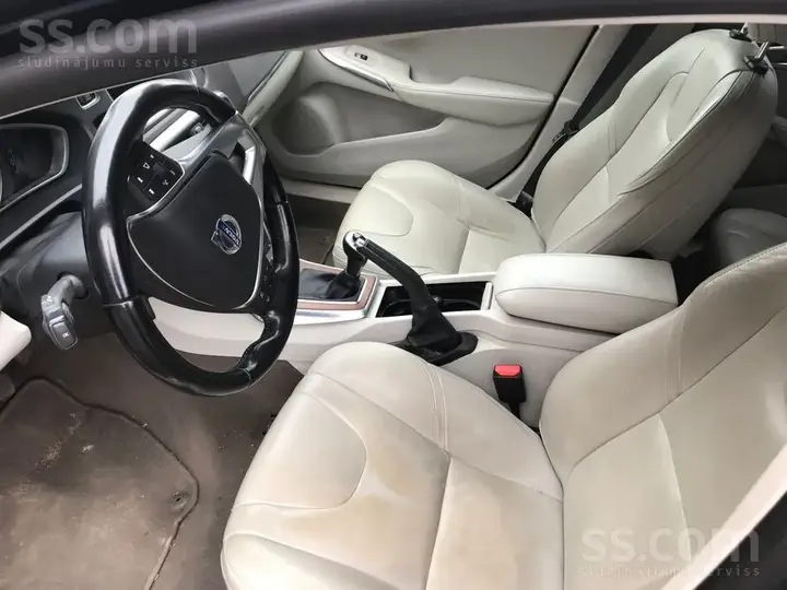 Volvo V40 2014 photo 4