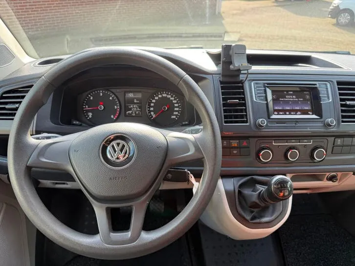 Volkswagen Transporter 2019 photo 3
