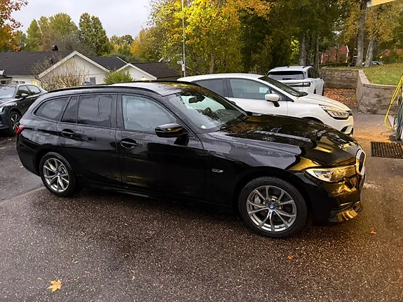 BMW 330E 2022 photo 2